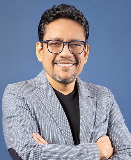 Milton Vela